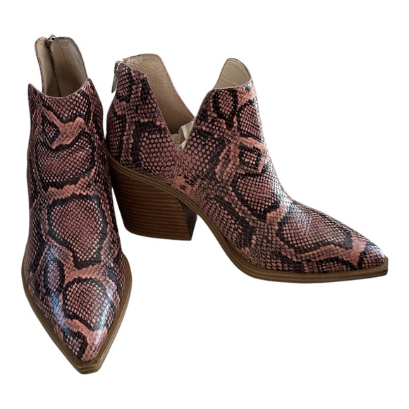 Vince Camuto Women's Gigietta Bootie Pink Black Snake Print Size 8.5M - Picture 3 of 8